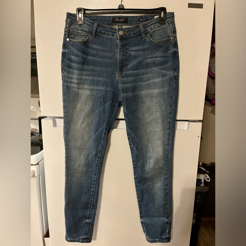 Judy Blue Women’s Plus Skinny Fit Mid Rise Med Wash Jeans Style JB8859 - 15/32